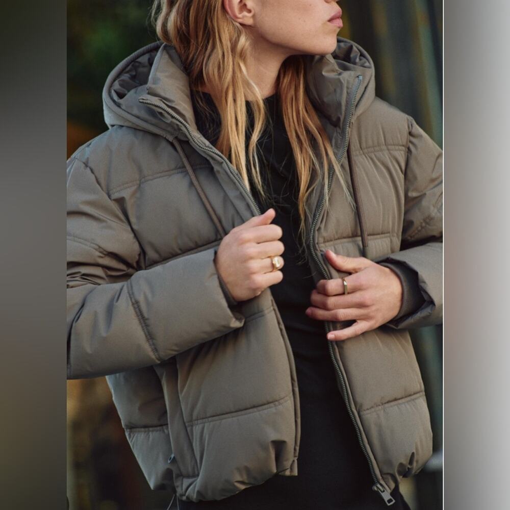 Nwt- zara- WATER AND WIND PROTECTION HOODED PUFFER JACKET
-L